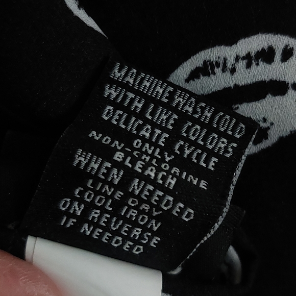 Torrid 2X Plus Size Lip Print Black & White Georgette Sheer Edgy Tank Top Blouse - Picture 10 of 10